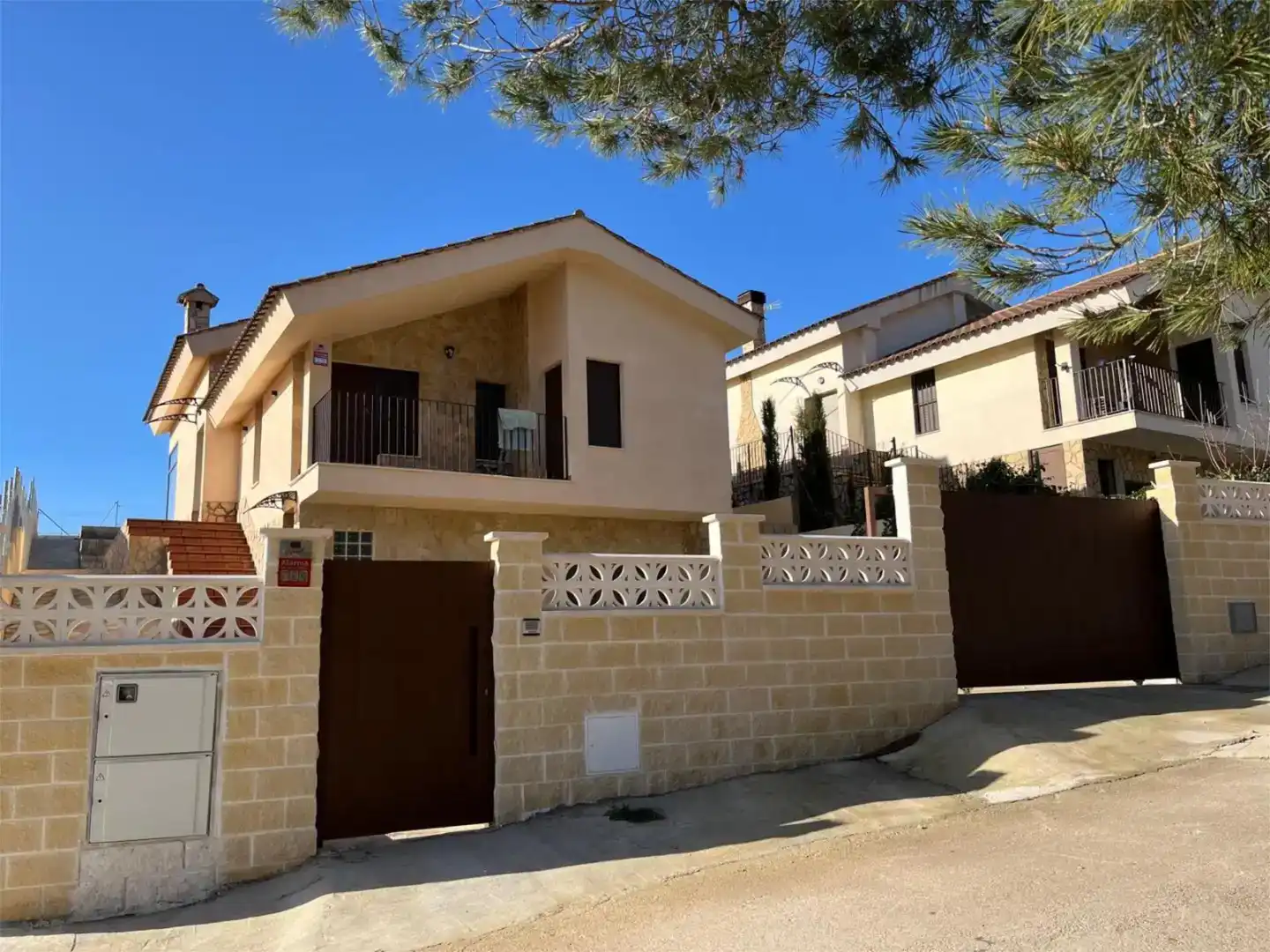 Vista exterior de Casa o xalet en venda en Siete Aguas amb Balcó