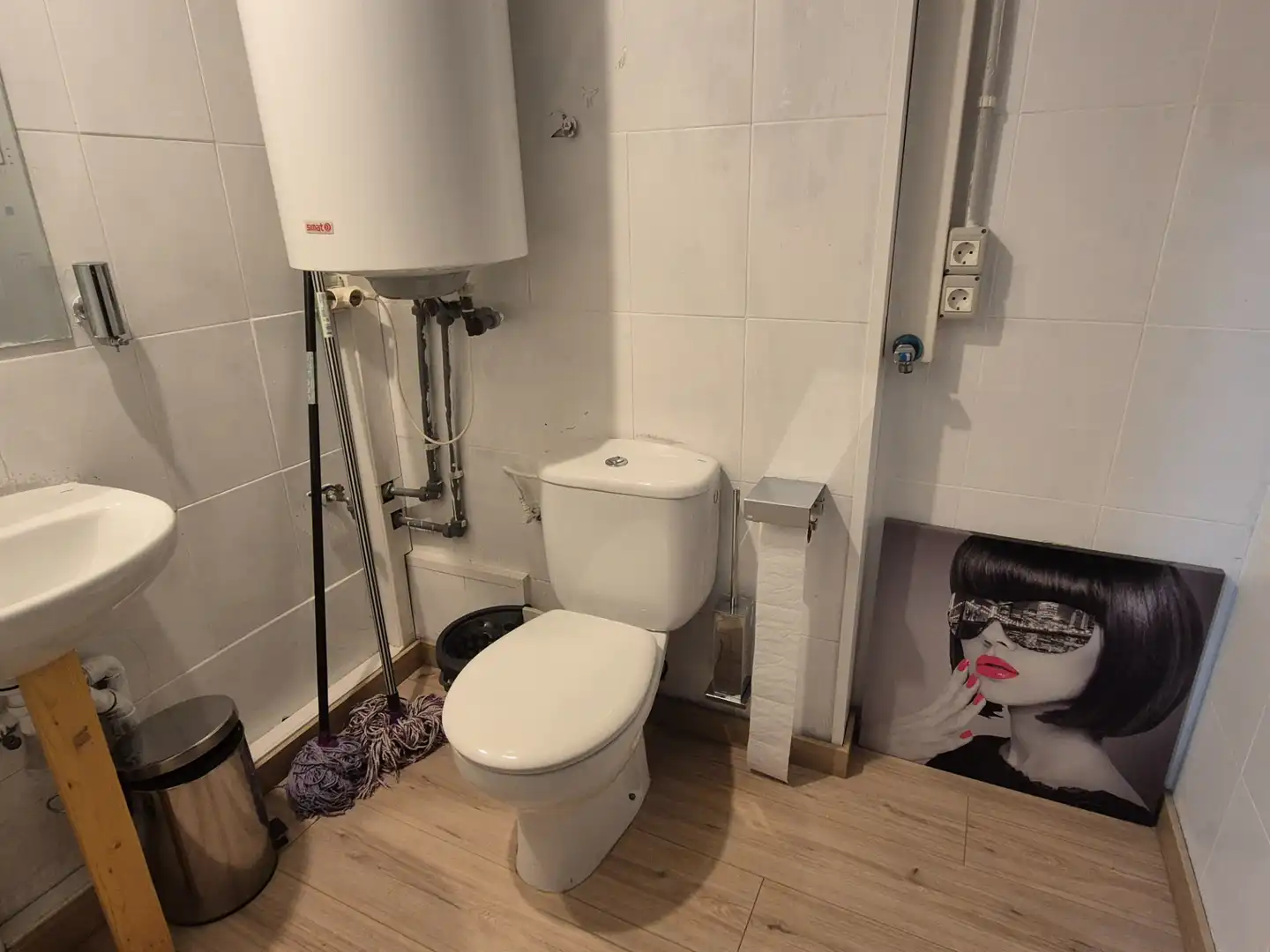 Bany de Local en venda en Roda de Berà amb Aire condicionat, Moblat i Alarma