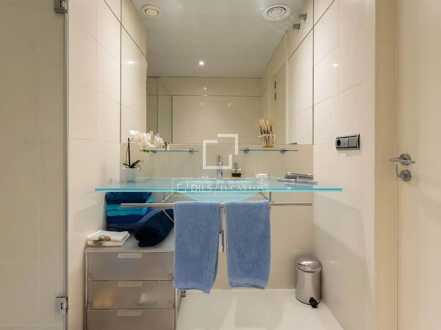 Baño de Piso en venta en Barcelona con Aire acondicionado, Calefacción y Jardín privado