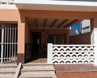 Vista exterior de Casa adosada en venda en Moncofa amb Terrassa, Forn i Microones
