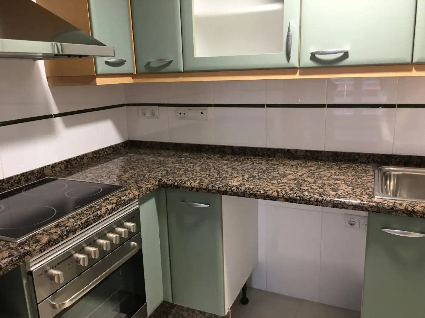 Cuina de Pis de lloguer en Valencia amb Aire condicionat, Terrassa i Traster
