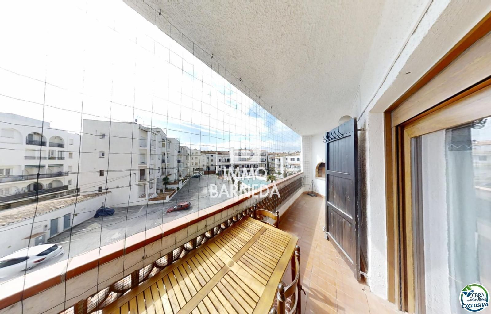 Exterior view of Flat for sale in Empuriabrava  with Terrace, Swimming Pool and Furnished