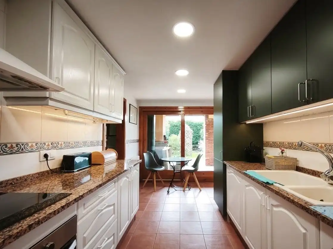 Casa o chalet de alquiler en 5 Carrer de Carlemany, Peralada