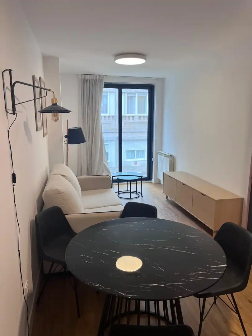 Wohnzimmer von Wohnung zur Miete in Vigo  mit Heizung, Parkett und Terrasse