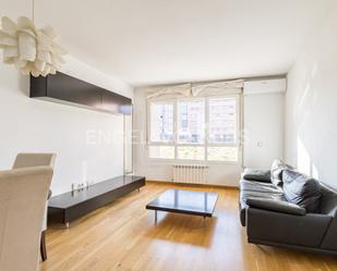 Living room of Apartment for sale in  Madrid Capital  with Air Conditioner, Heating and Swimming Pool