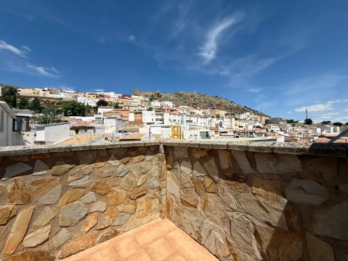 Vista exterior de Casa adosada en venda en Jaén amb Terrassa