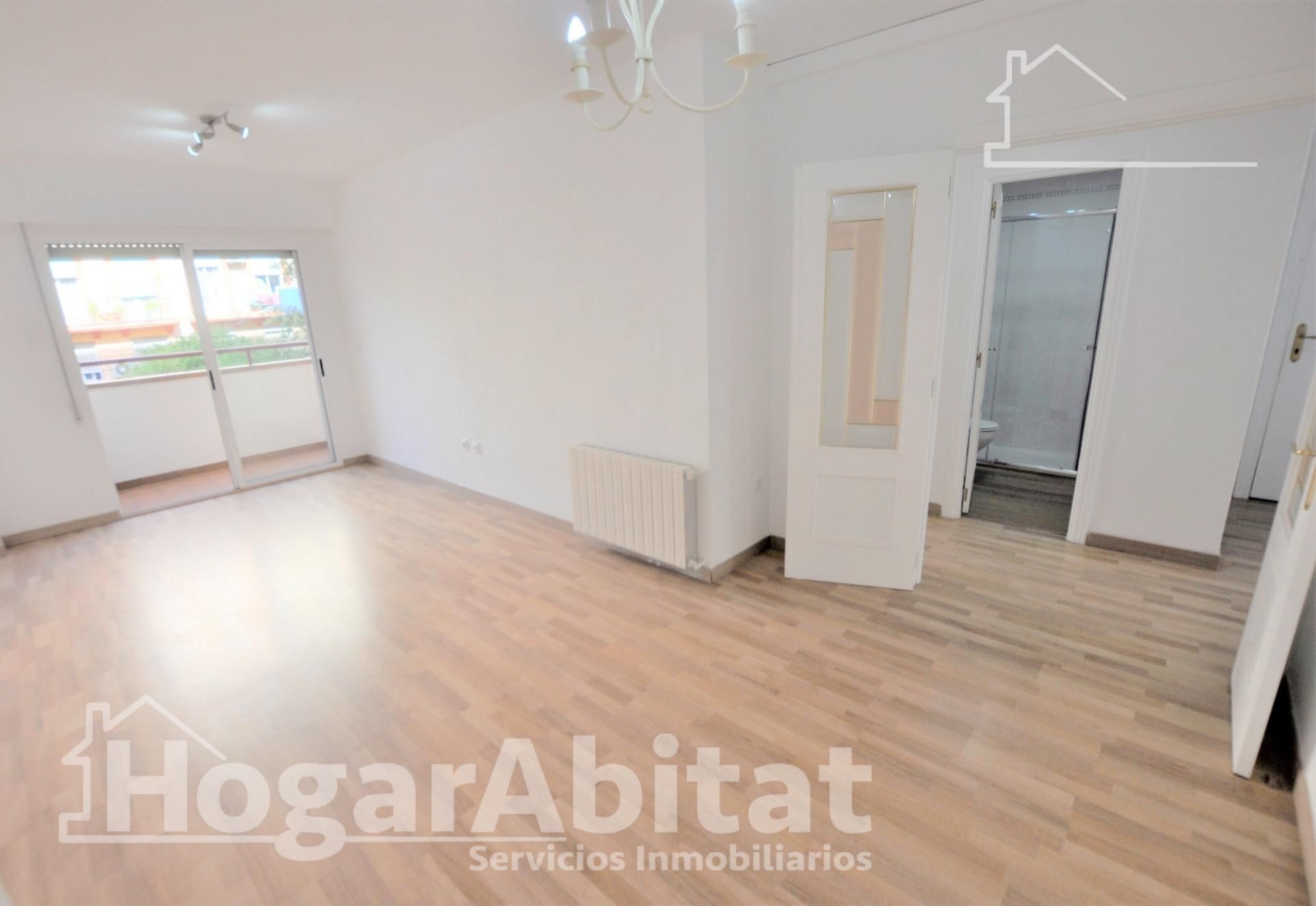 Bedroom of Flat for sale in  Valencia Capital  with Air Conditioner, Heating and Terrace