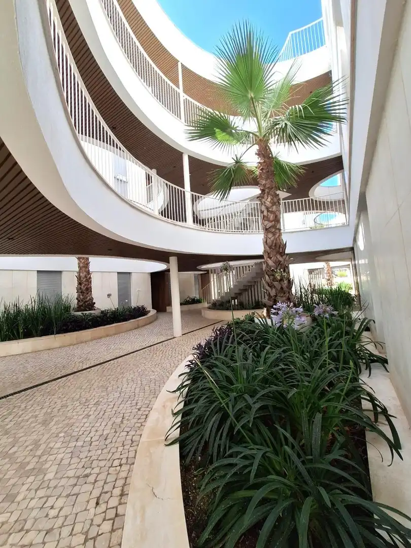 Wohnung zum Verkauf in Marbella mit Klimaanlage, Heizung und Privatgarten