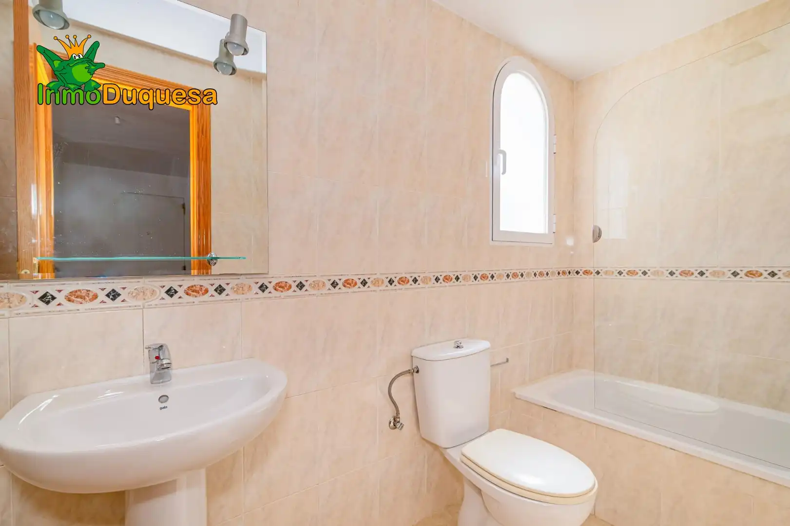 Baño de Casa adosada en venta en Gójar con Calefacción y Terraza