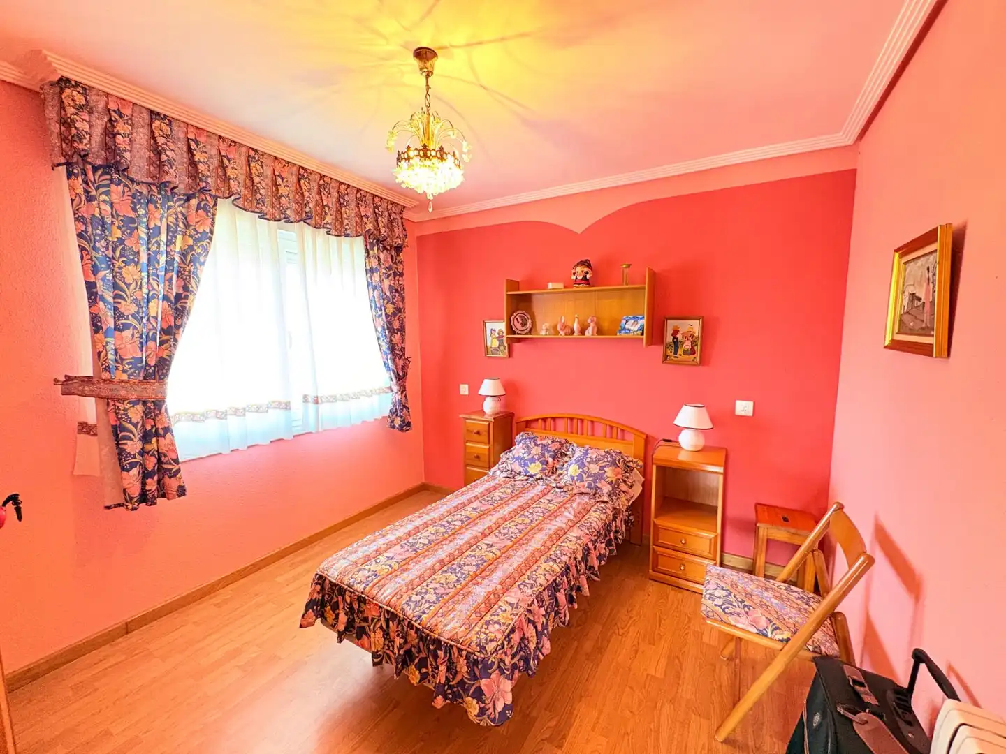 Habitación de Casa o chalet en venta en Ponferrada con Calefacción, Jardín privado y Terraza