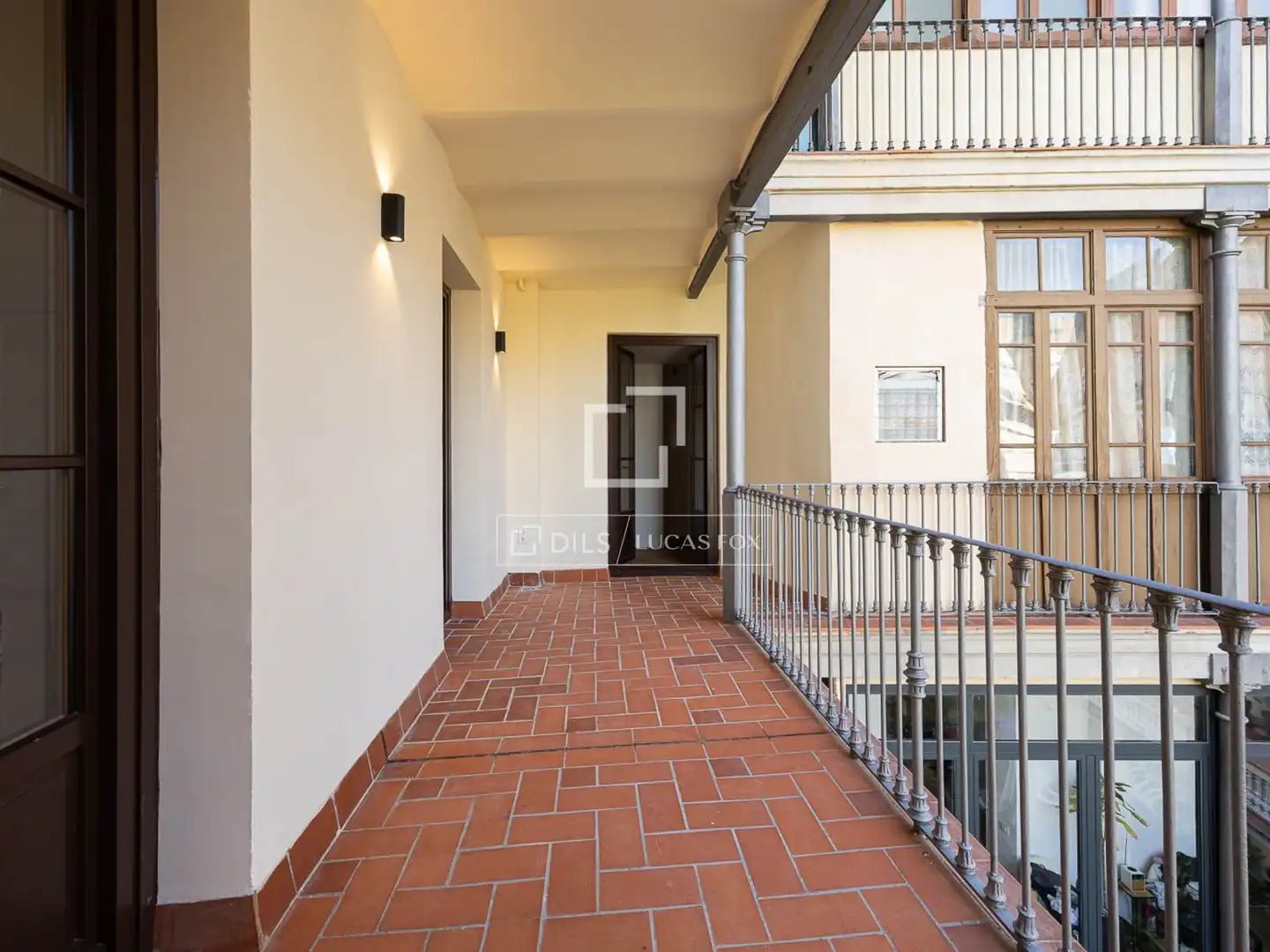 Piso con terraza en venta en Ciutat Vella, imagen 3