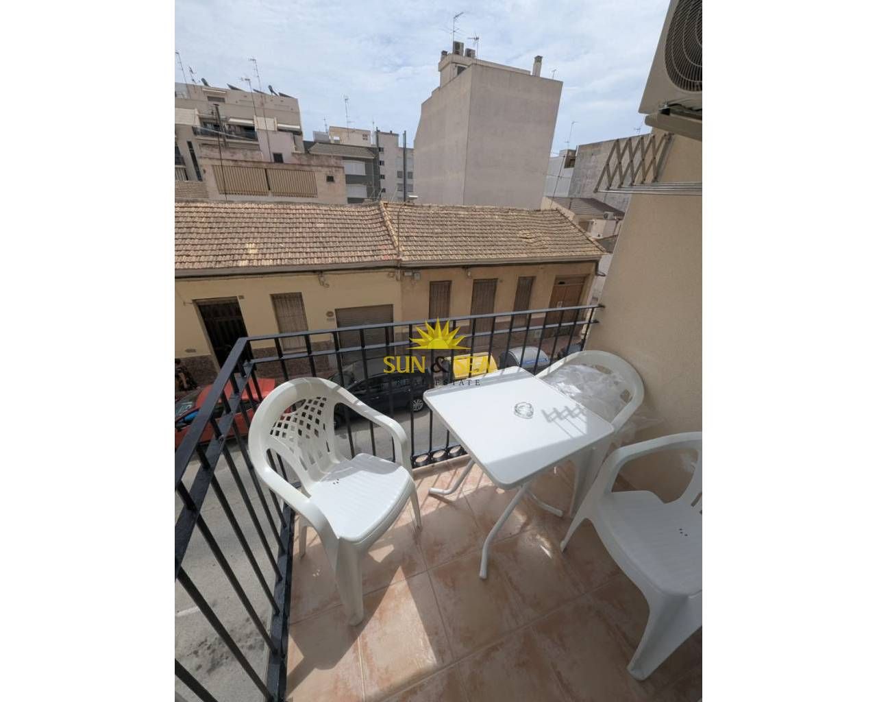 Terrassa de Apartament de lloguer en Guardamar del Segura amb Aire condicionat, Calefacció i Moblat