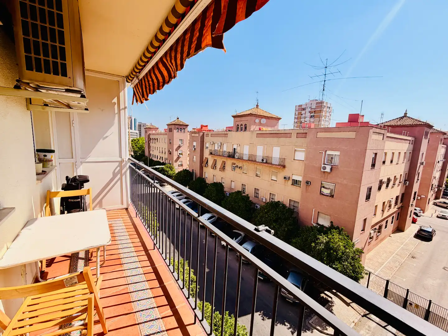 Exterior view of Flat for sale in Sevilla  with Air Conditioner and Terrace