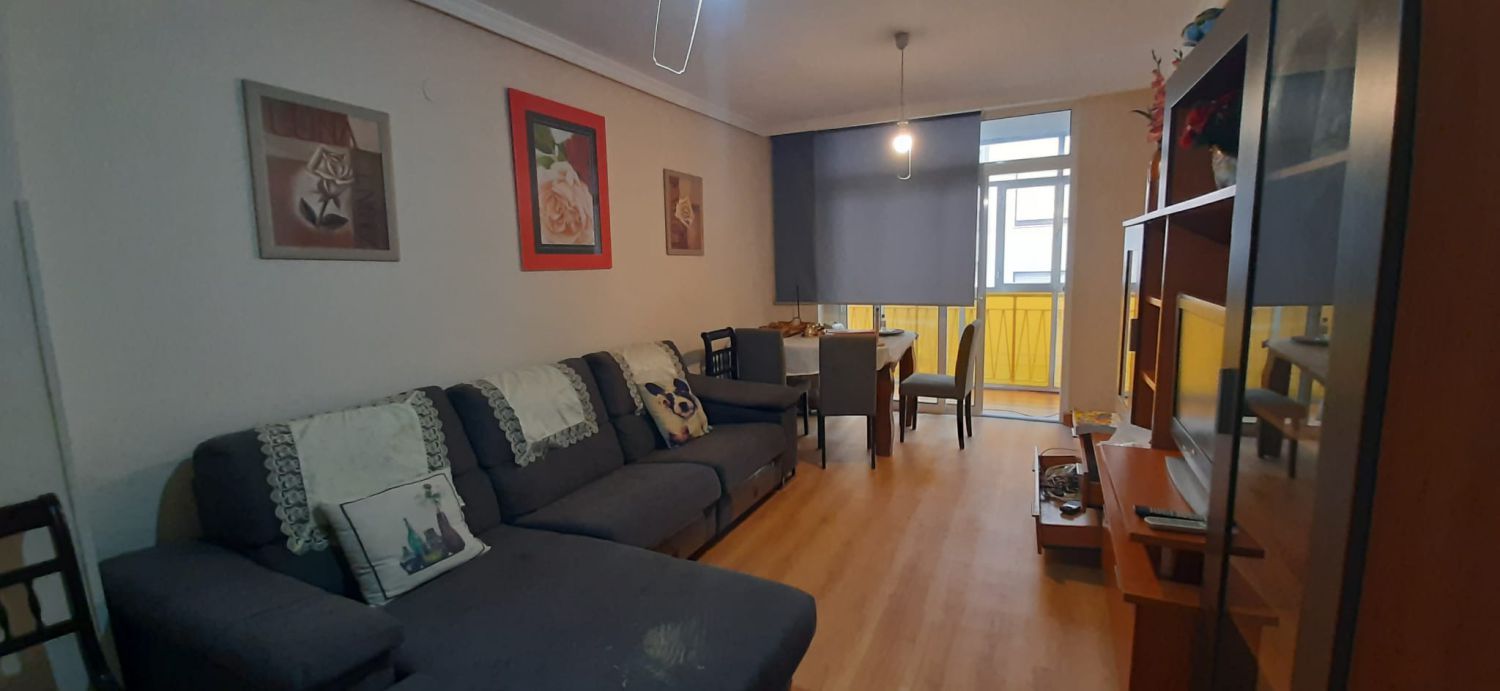 Sala d'estar de Pis en venda en Santoña amb Calefacció, Parquet i Terrassa