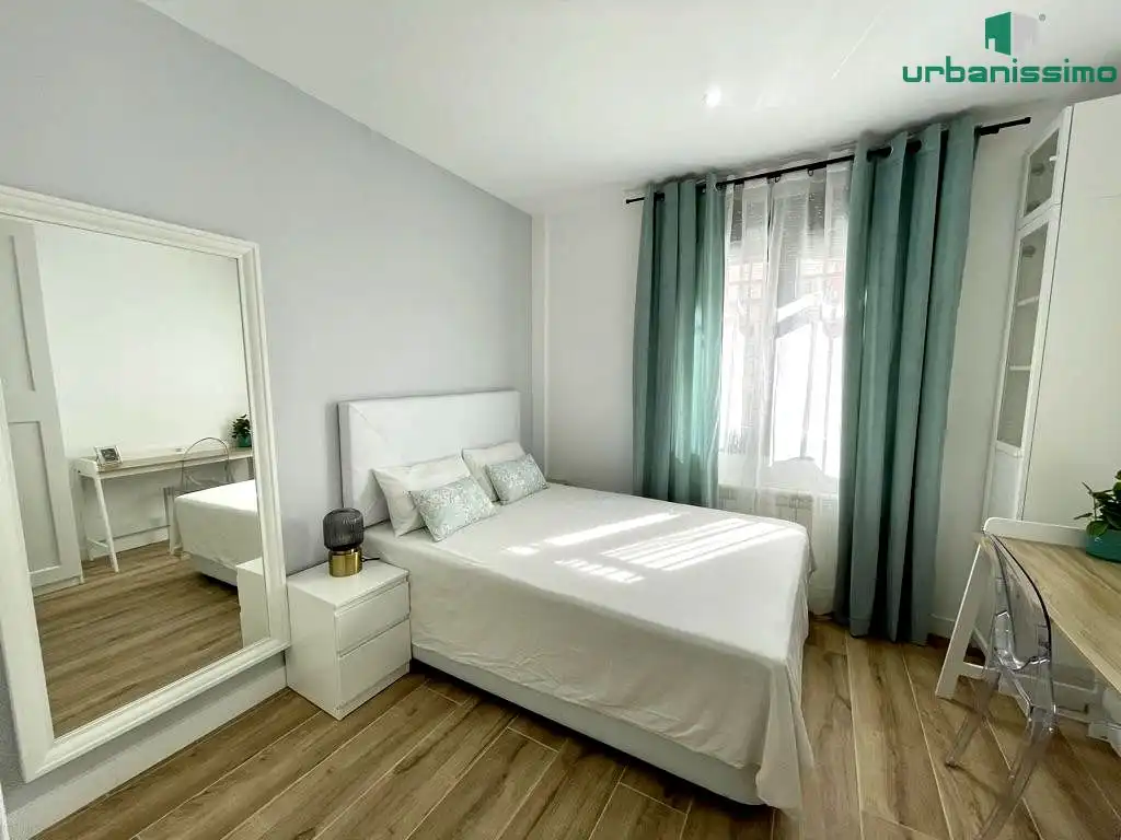 Habitación de Apartamento de alquiler en Madrid con Aire acondicionado, Calefacción y Terraza