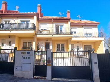 Casa a schiera in vendita a Calle Peña Agustina 2