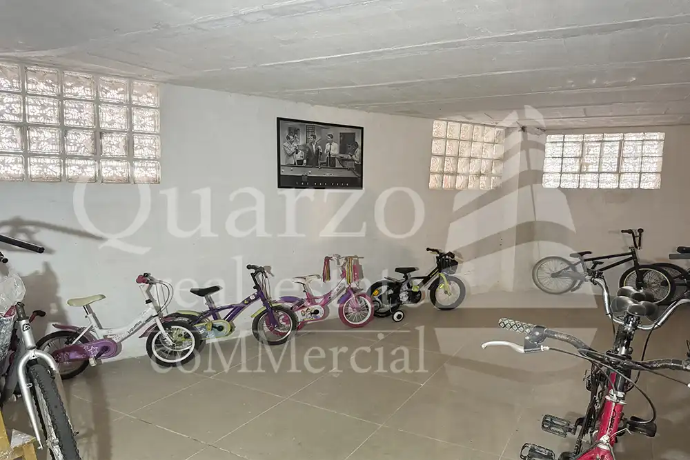 Parking de Local en venta en Pego con Calefacción y Amueblado