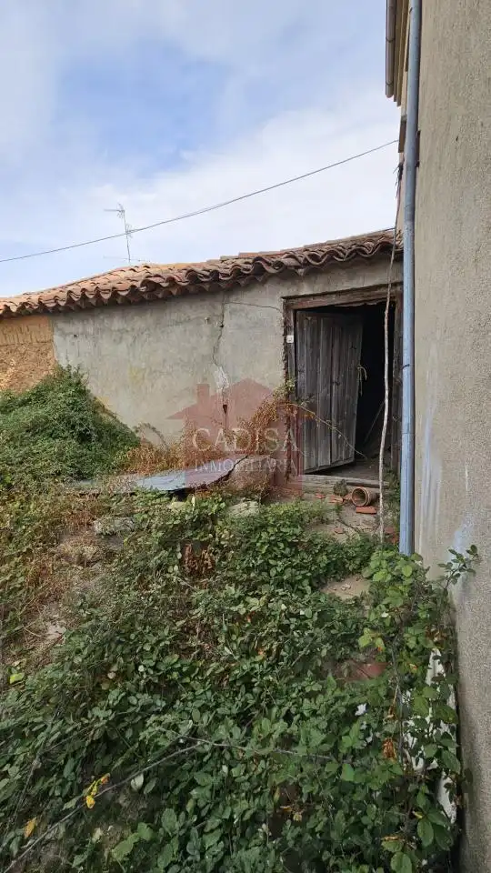 Casa o chalet en venta en Calvarrasa de Abajo con Jardín privado, Trastero y Amueblado