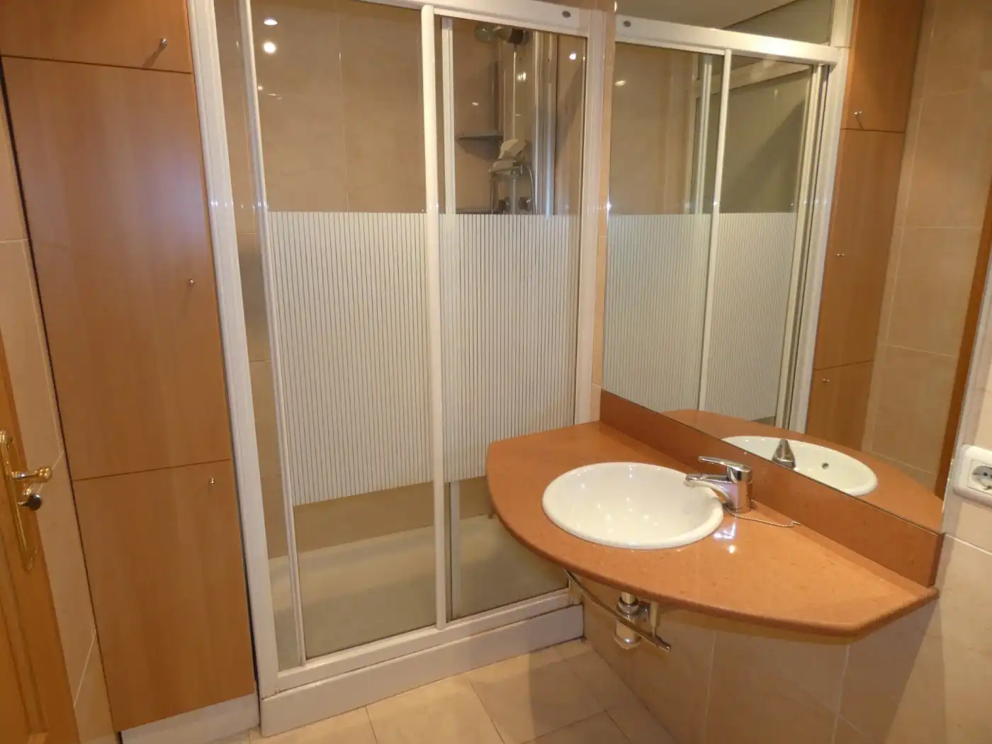 Badezimmer von Wohnung zur Miete in Utebo mit Heizung, Terrasse und Abstellraum