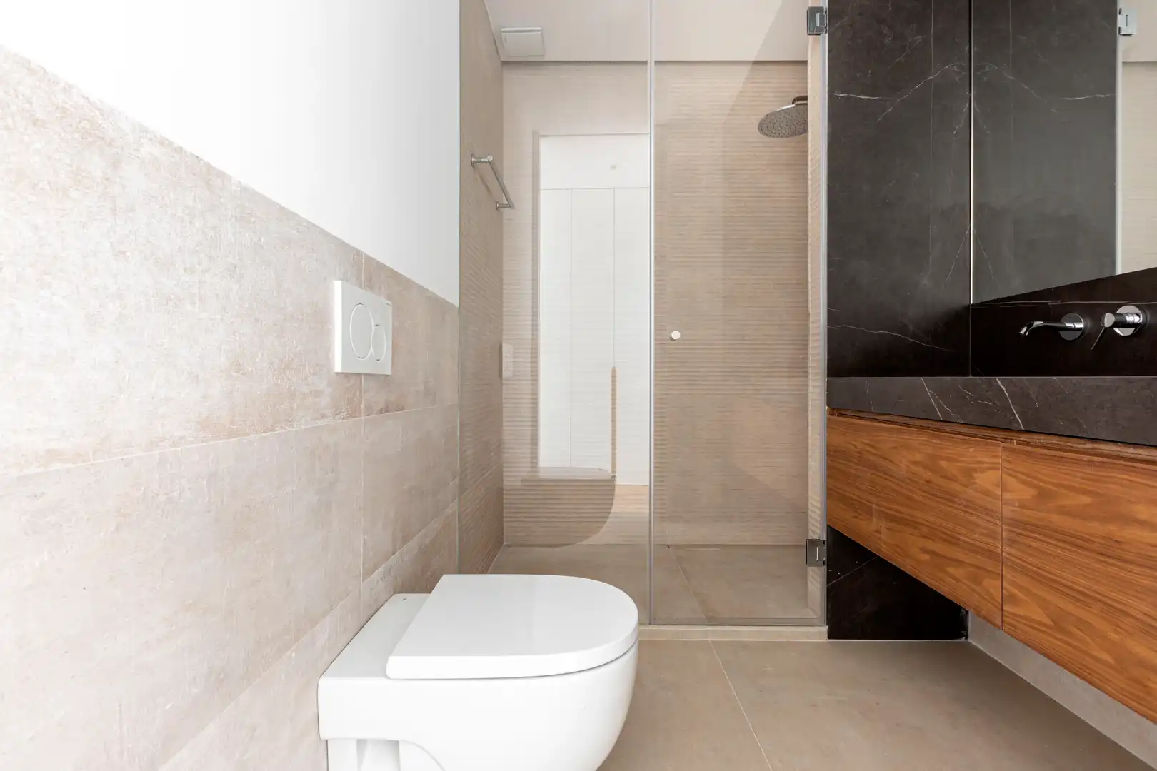 Bathroom of Attic for rent in Madrid  with Air Conditioner, Heating and Storage room