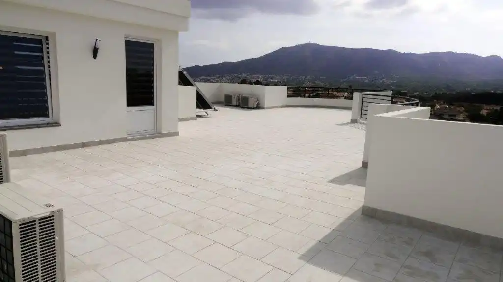 Terraza de Casa o chalet en venta en L'Alfàs del Pi con Aire acondicionado, Calefacción y Jardín privado