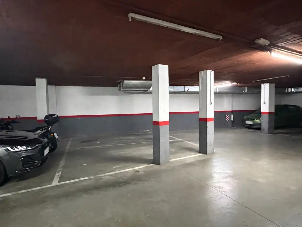 Aparcament de Garatge en venda en La Devesa