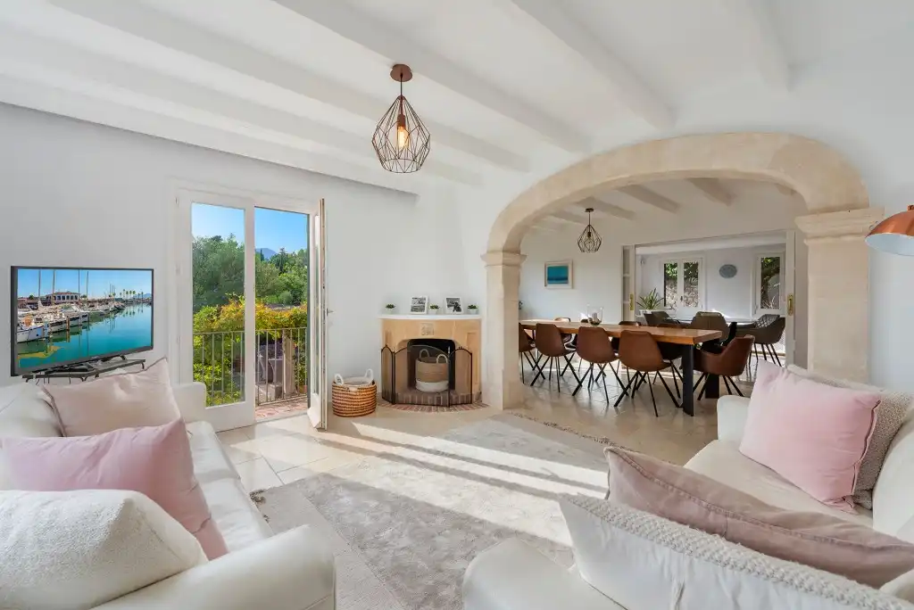 Wohnzimmer von Haus oder Chalet zum Verkauf in Pollença mit Klimaanlage, Heizung und Privatgarten