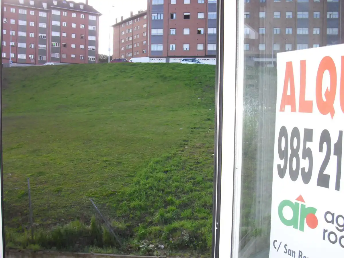 Oficina en venda en Oviedo  amb Calefacció
