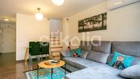 Living room of Single-family semi-detached for sale in  Madrid Capital  with Air Conditioner, Heating and Terrace