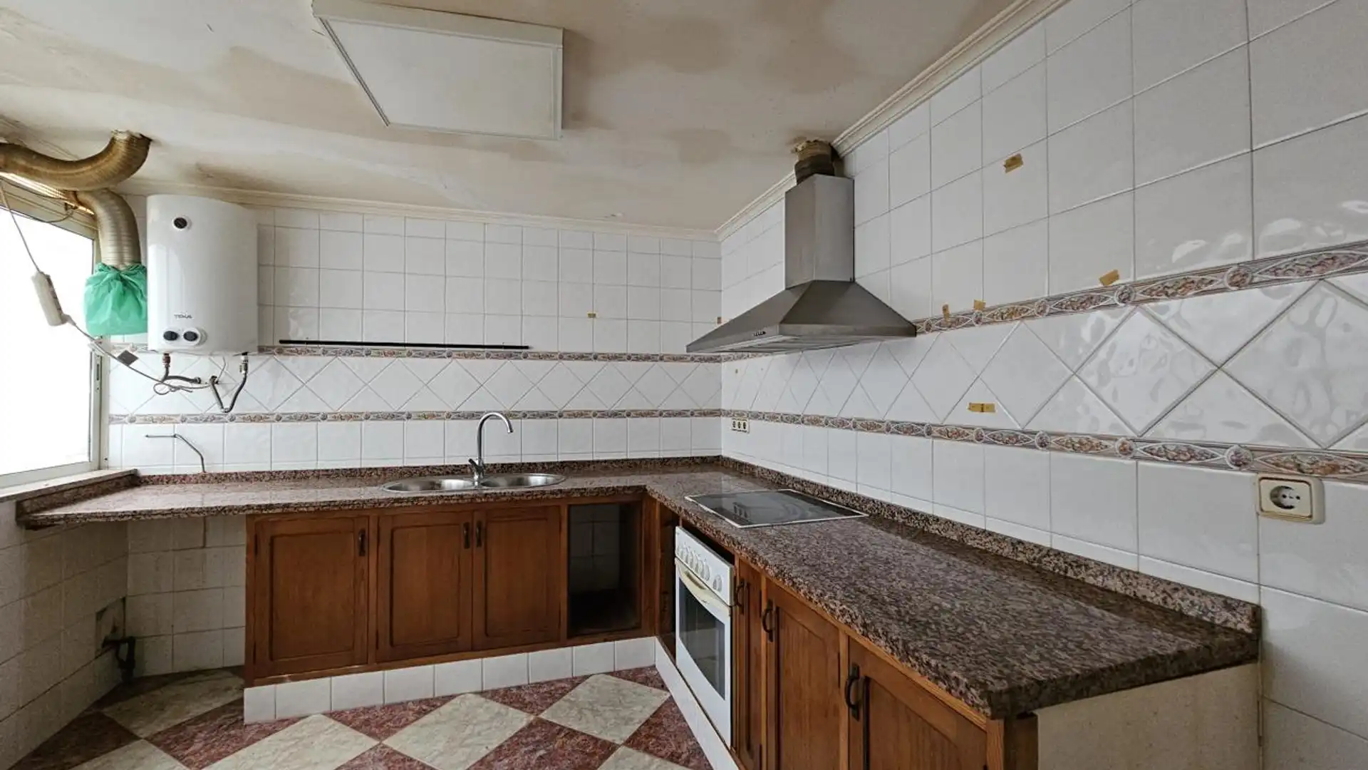 Cocina de Piso en venta en Alcalá de Guadaira con Terraza