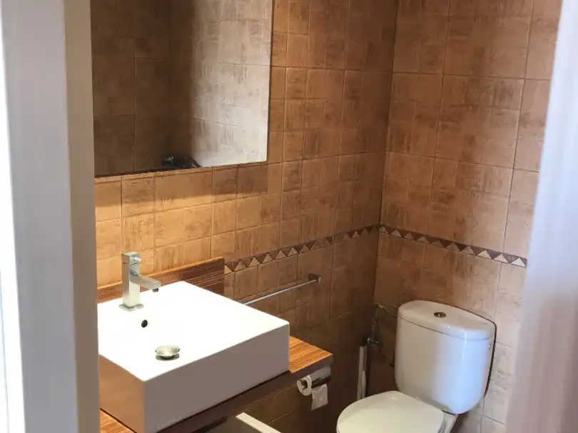 Badezimmer von Dachboden zum Verkauf in Churriana de la Vega mit Klimaanlage, Terrasse und Balkon