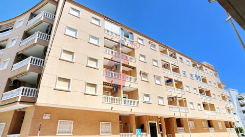 Foto 2 de Piso en venta en Calle Hermanos Bazán, 13, Las Viñas, Guardamar del Segura