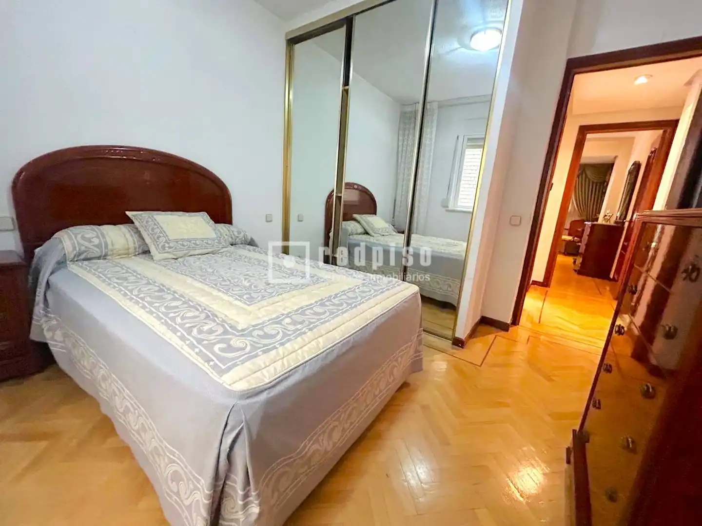 Dormitori de Pis en venda en Madrid amb Calefacció, Parquet i Terrassa