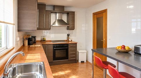 SE VENDE FANTASTICO ADOSADO SEMINUEVO CON VISTA A PARAJE, imatge 3