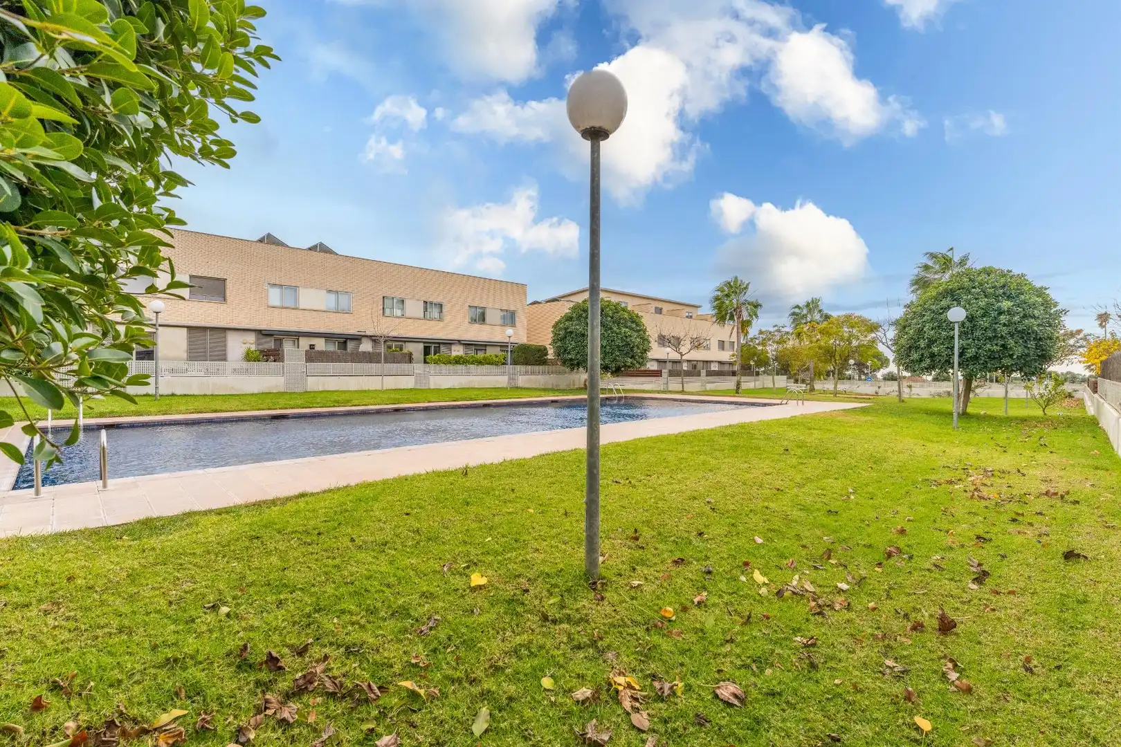 Vista exterior de Casa adosada en venta en Montbrió del Camp con Aire acondicionado, Calefacción y Jardín privado