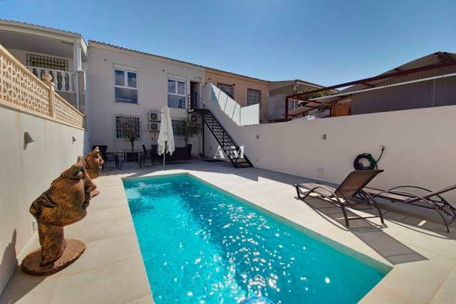 Casa adosada en Alquiler en La Regia