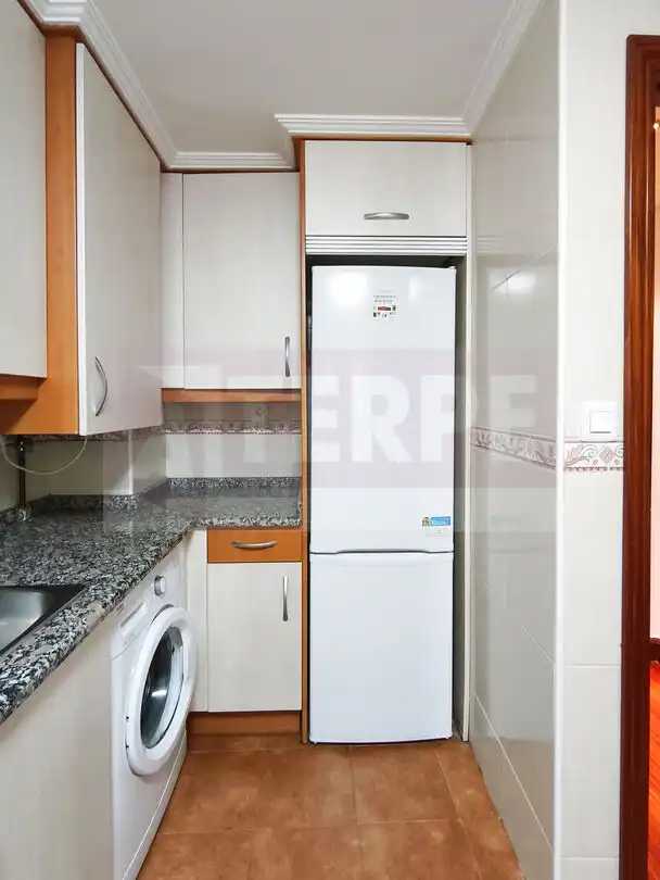 Kitchen of Flat for sale in Errenteria  with Heating, Furnished and Balcony
