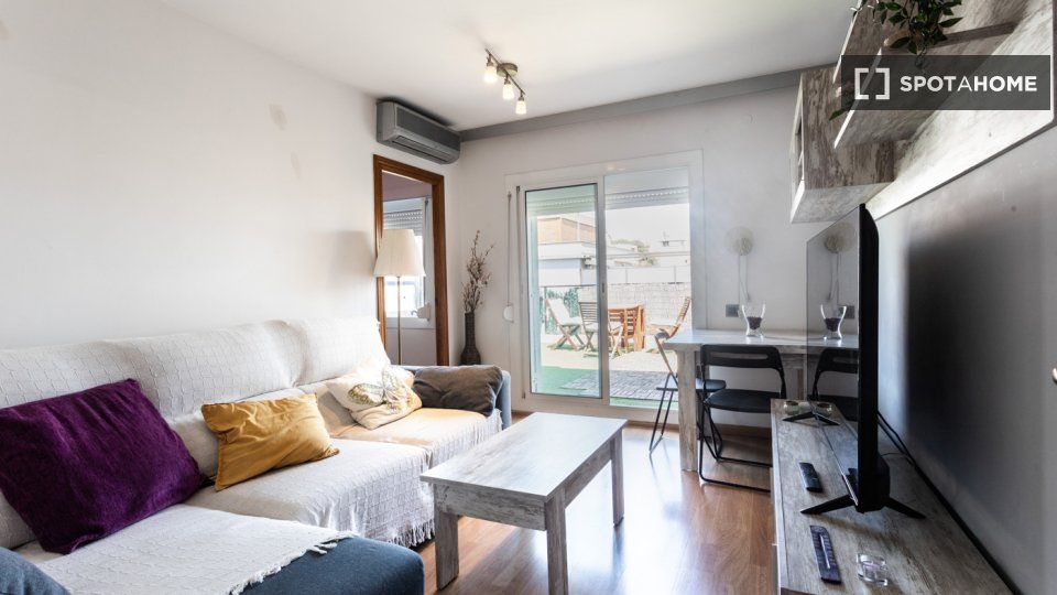 Living room of Flat to rent in Badalona  with Air Conditioner, Heating and Furnished