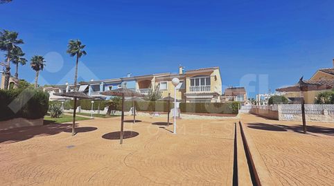Exclusivo apartamento en planta baja con dos terrazas privadas — A solo 500 metros del mar, immagine 4