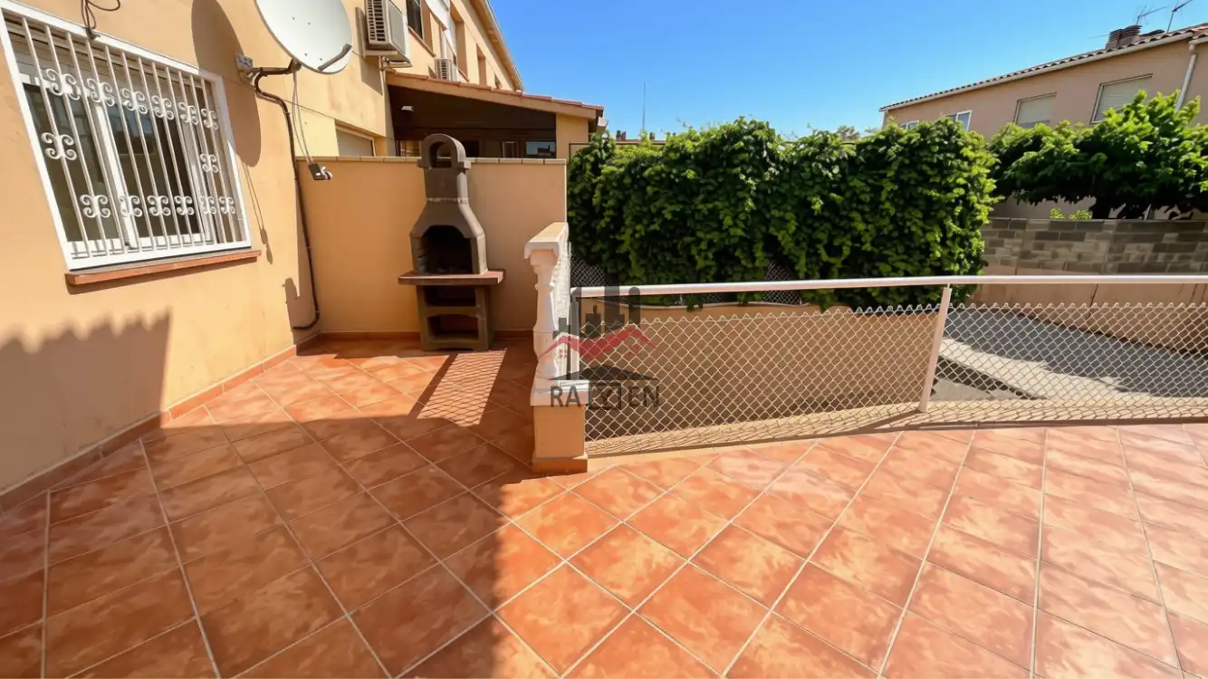 Terraza de Casa adosada en venta en Figueres con Calefacción