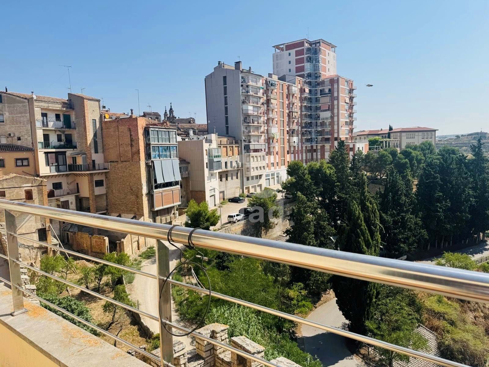 Vista exterior de Piso en venta en Cervera con Calefacción
