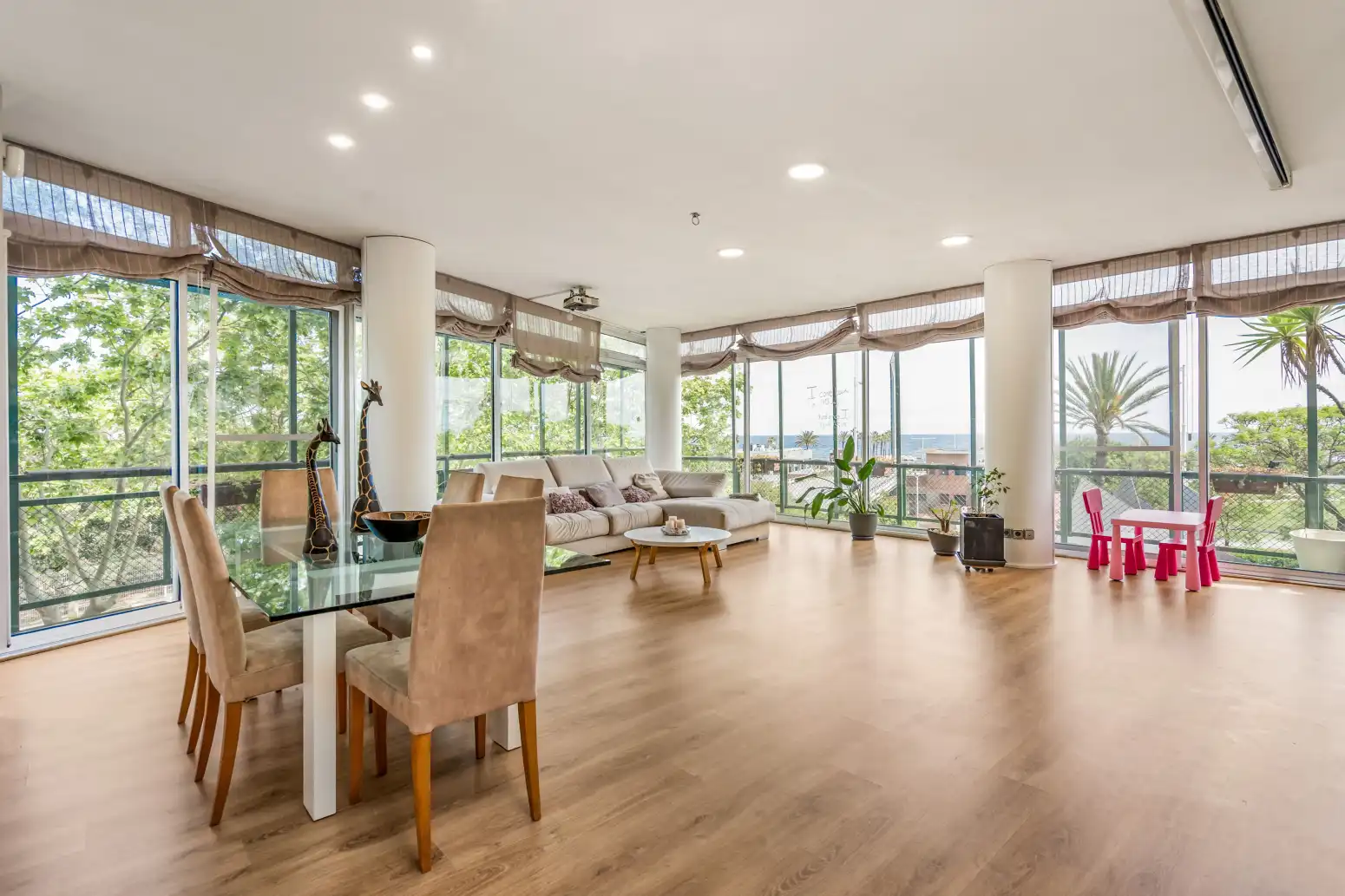 Sala d'estar de Pis en venda en Barcelona amb Aire condicionat, Calefacció i Jardí privat
