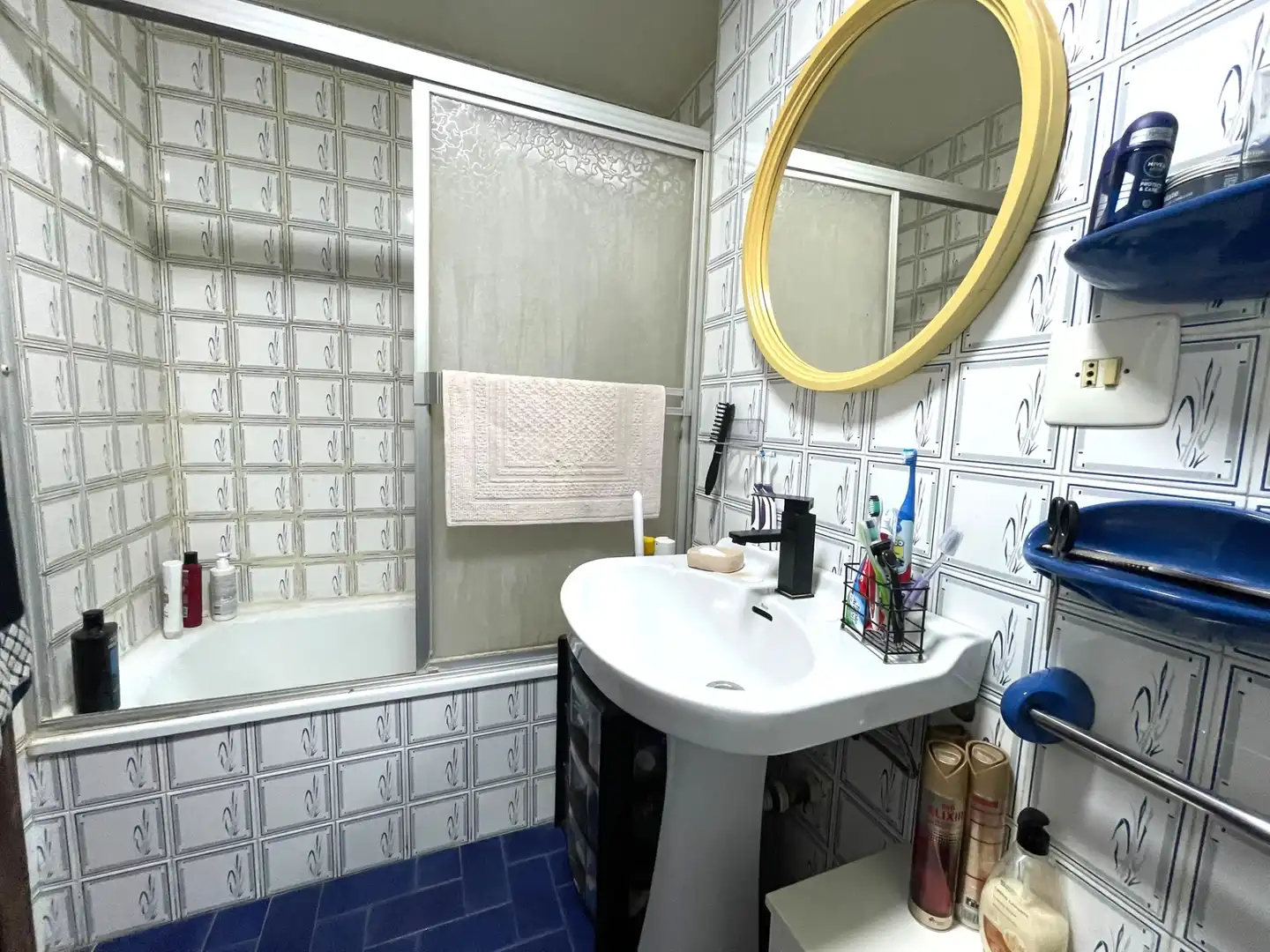 Bathroom of Flat for sale in Valencia  with Furnished and Balcony