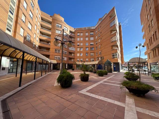 Piso en Venta en Calle JARDIN MEDINA, 1 en Nueva Andalucía