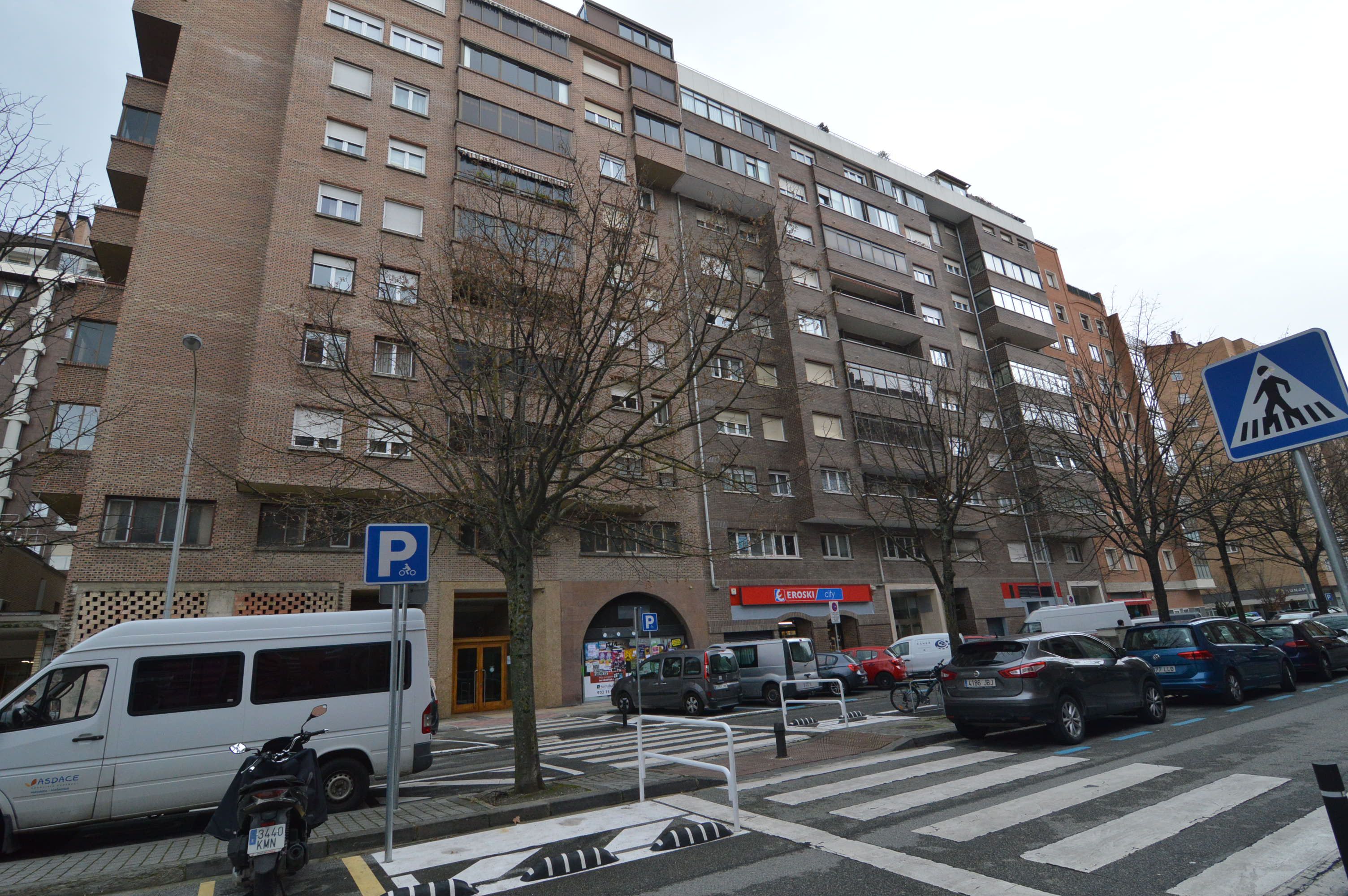 Local de alquiler en C/ Luis Morondo, Azpilañaga