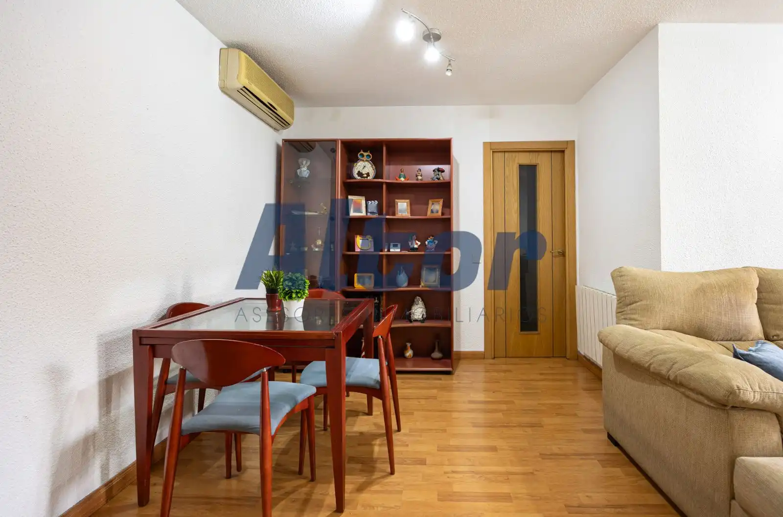Living room of Flat for sale in Fuenlabrada  with Heating, Terrace and Swimming Pool