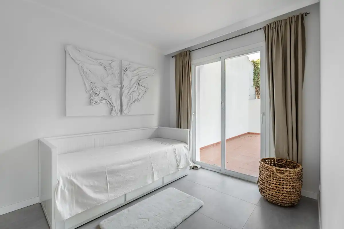 Bedroom of Houses for sale in Estepona  with Air Conditioner, Private garden and Terrace