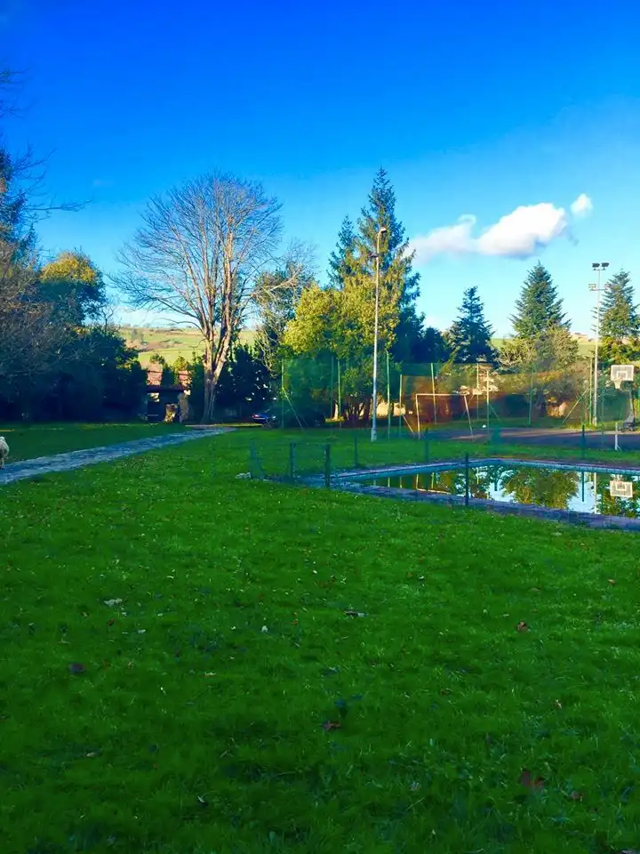 Jardí de Casa o xalet en venda en Reocín amb Calefacció, Parquet i Terrassa