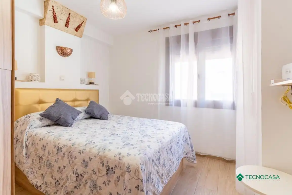 Dormitori de Pis en venda en Roquetas de Mar amb Aire condicionat i Terrassa