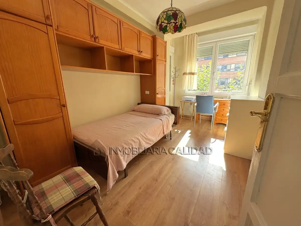 Habitación de Piso de alquiler en Burgos con Calefacción y Amueblado